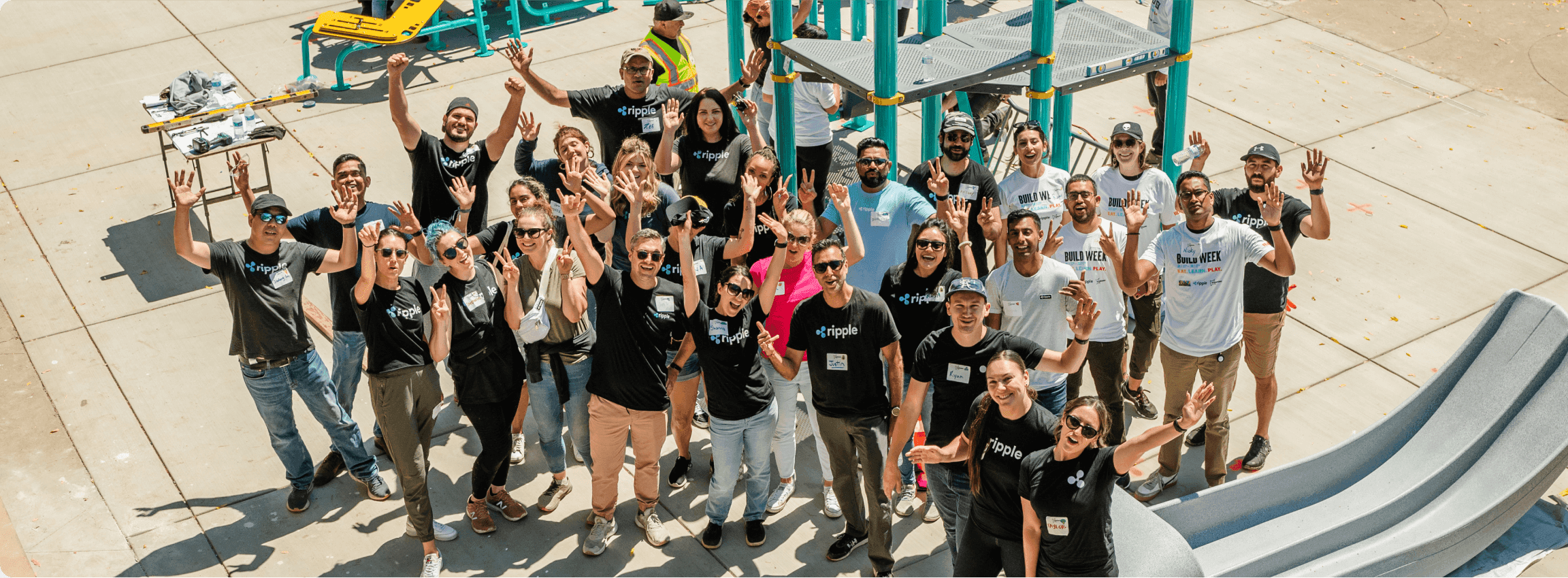 Ripple employees volunteering